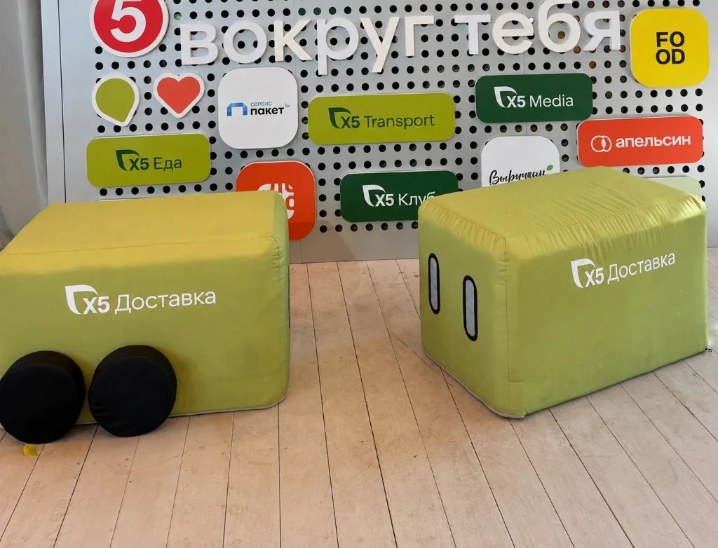Фигурные мягкие изделия в форме автомобилей с брендированием